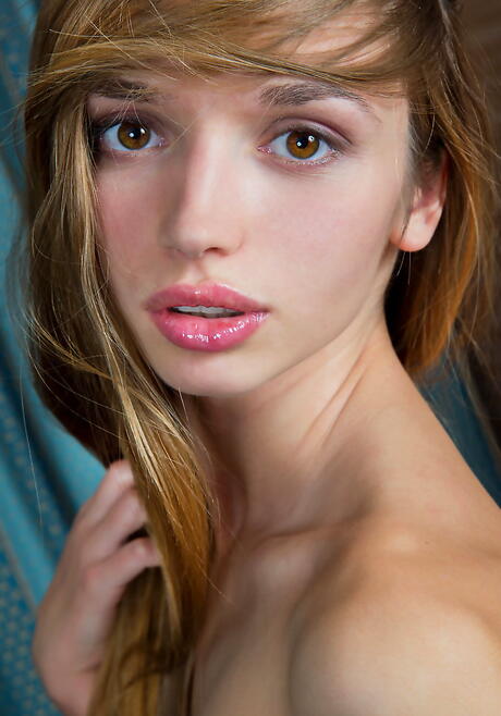 Hot czech teen Steffi loves some hot foot fetish 